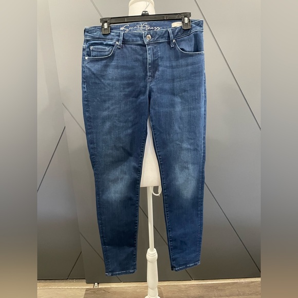 📍GUESS Skinny Mid Jeans - Blue
Women’s size Large - Picture 5 of 10